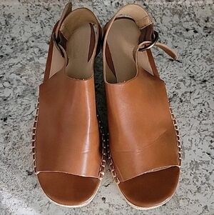 Universal Threads Sandals